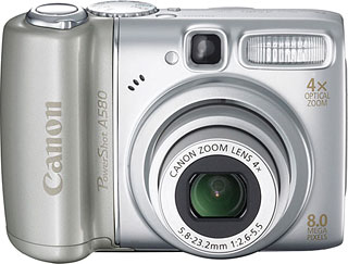 Câmera digital Canon PowerShot A580 - Frente - Cortesia Canon, editada pelo Câmera versus Câmera