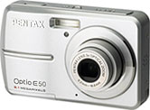 Máquina digital Pentax Optio E50 - Frente - Cortesia da Pentax, editada pelo Câmera versus Câmera