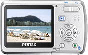 Máquina digital Pentax Optio E50 - Costas - Cortesia da Pentax, editada pelo Câmera versus Câmera