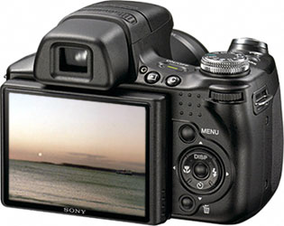 Câmera digital Sony Cyber-shot DSC-HX1 - Costas - Cortesia da Sony, editada pelo Câmera versus Câmera