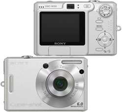 Máquina digital Sony Cyber-shot DSC-W30 - Frente e Costas - Cortesia da Sony, editada pelo Câmera versus Câmera