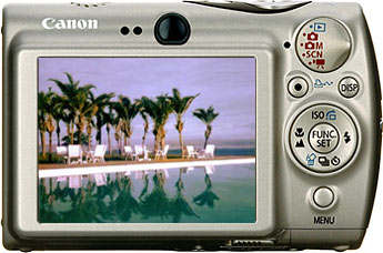 Câmera digital Canon PowerShot SD900 - Cortesia Canon, editada pelo Câmera versus Câmera