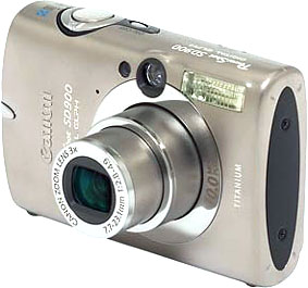 Câmera digital Canon PowerShot SD900 - Cortesia Canon, editada pelo Câmera versus Câmera
