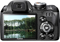 Máquina digital Fujifilm FinePix S3200 - Foto editada pelo Câmera versus Câmera