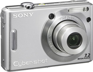 Câmera digital Sony Cyber-shot DSC-W35 - Cortesia Sony, editada pelo Câmera versus Câmera