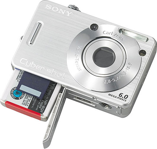 Câmera digital Sony Cyber-shot DSC-W50 - Compartimento de Bateria e Cartão